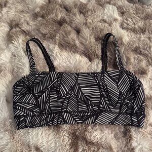 lululemon athletica Black and White Leaf Pattern Crop Top